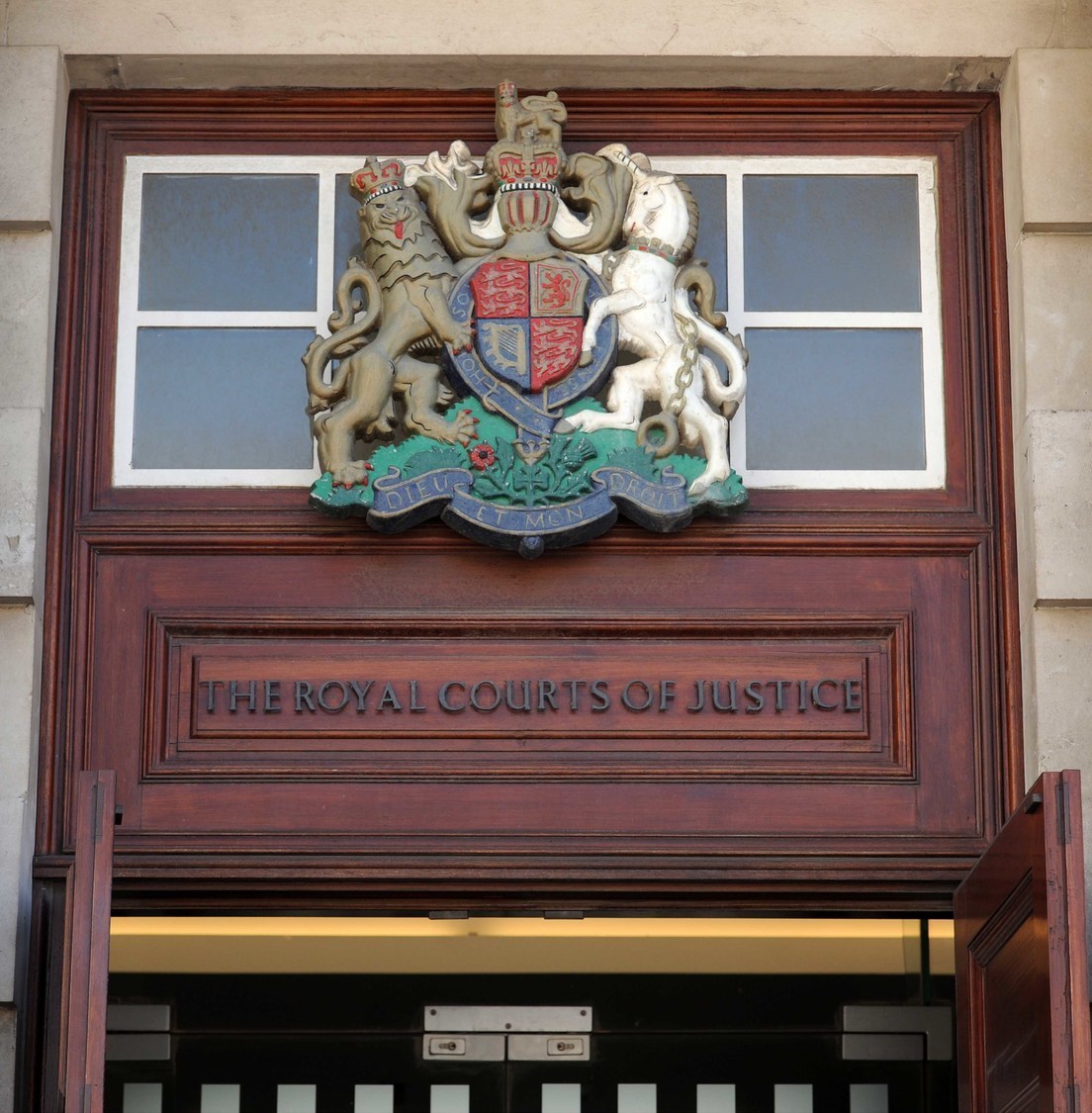 Legal Aid body fails to recover overpayments to commissioners